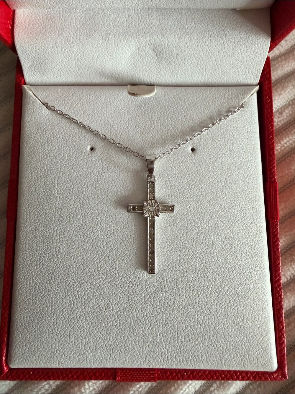 ✝️ Diamond Cross Necklace (Silver)
925 Sterling Silver